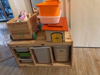Regal ikea trofast s boxy +2navic - 2