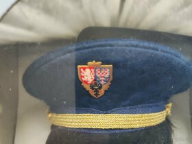 Figurka vojáka hradní stráže s kovovou puškou - 2