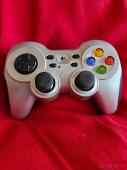 Gamepad Logitech F710 Wireless - 2