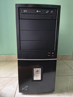 Počítač a monitor - 2