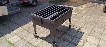 Multifunkční gril na selátko a kýtu - 2