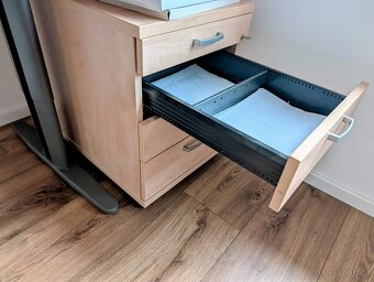 Polohovatelný psací stůl, kontener a komoda - 2