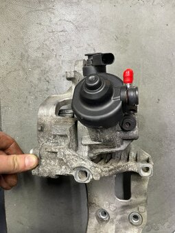 Prodám vysokotlaké palivové čerpadlo (BOSCH) 2.0 TDI 110KW - 2
