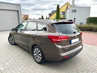 Kia Ceed Combi 1.6GDi 99kw, ČR 2018, zánovní jen 37 000km - 2