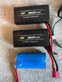 3x 2S baterie 7,4V 1500mAh a nabíječkou pro RC modely - 2