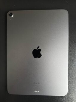 Prodám Apple iPad Air (2022) Vesmírně šedý + příslušenství - 2
