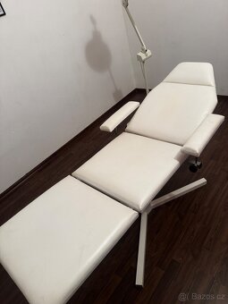 Kosmetické lehátko s lampou a lupou - 2