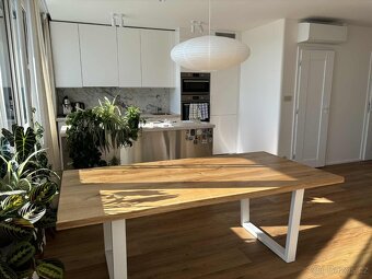 Jídelní stůl z masivu - 2