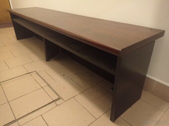 Pracovní kout + obývací stěna, masivní prvky - 2