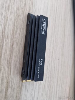 Crucial T700 2TB s chladičem - 2