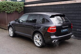 KOUPÍM Porsche Cayenne 957 (4.8 V8) – Černý - 2