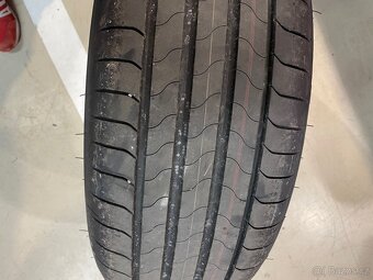 Prodám letní pneu Bridgestone 225/50 R19 - 2