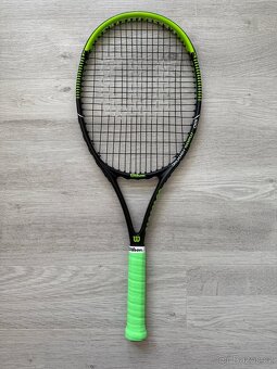 PRODÁNO Raketa Wilson Mios Raonic Team 100 s novou omotávkou - 2