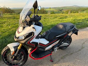 Honda x-adv 750 - 2