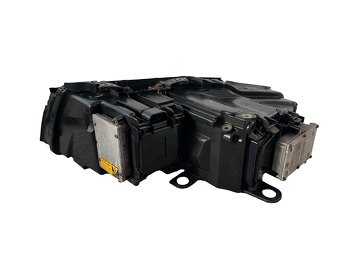 Pravý xenon světlo světlomet 4E0941030P Audi A8 4E D3 2005 - 2
