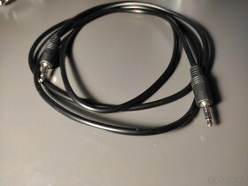 Různé typy kabelů USB A, USB C, DP, HDMI, VGA, DVI atd.. - 2
