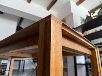 Jídelní stůl z čpavkovaného dubu - zakázková výroba - 2