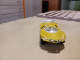Prodám starý model autíčka Ferari - 2