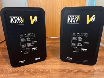 Aktivní studiové monitory KRK V8S4s - 2