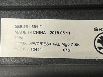 Dělící stěna 5E9861691D Škoda Octavia 3 kombi r.v. 2017 - 2