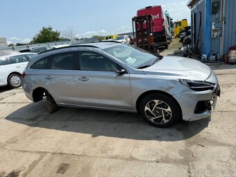 Hyundai i30 combi 1.5i 2024 STYLE motor start 7TKM - 2