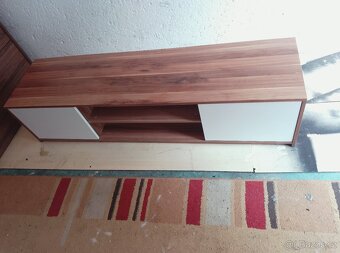Stolek pod TV - 2