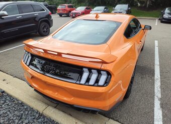 Ford mustang - 2
