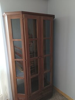 Prosklená skříň - 2