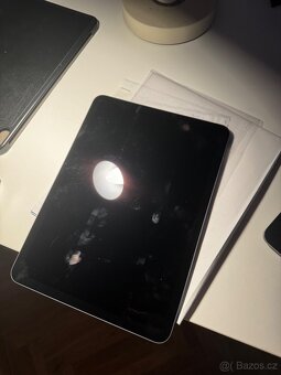 iPad Air 4 generace 2020 na náhradní díly - 2