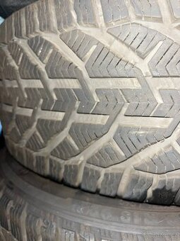 Zimní pneu 225/40R18 - 2