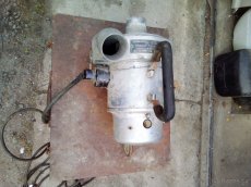 Starý hliníkový vysavac - 2