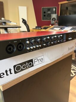 Focusrite Scarlett Octopre - 2