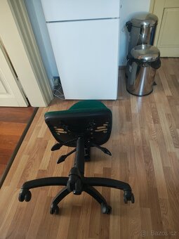 Kolečková polohovací  kancelářská židle - 2