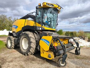 Sklízecí řezačka New Holland FR850 - 2