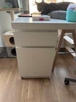 Psací stůl MALM IKEA - 2