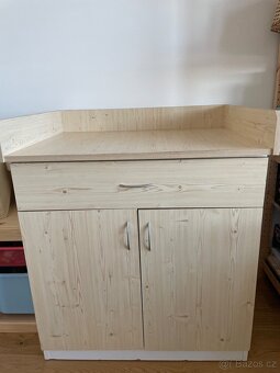 Přebalovací pult se skřínkou - 2