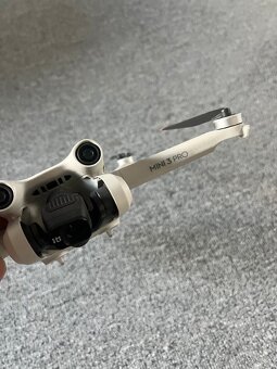 Dron DJI Mini 3 Pro se smart ovladačem a příslušenstvím - 2