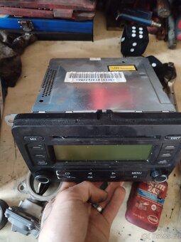 Rádio z VW Golf 5 - 2