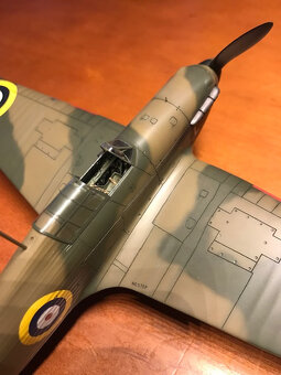Prodam postaveny Hawker Hurricane 1/48 - 2