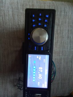 dvě autoradia:cena za obje. - 2