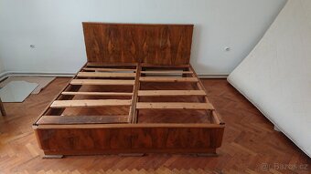 Manželská postel dřevěná a matrace - 2