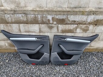 Škoda Superb III Kufrove dveře a zadní tapece s roletkami - 2