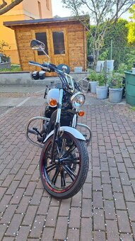 Kawasaki Vulcan 900 Custom - 2