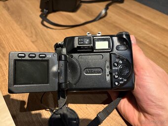 Fotoaparat Nikon Coolpix 5000 - 2