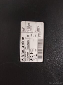 Vysavač Electrolux ultra one EU09GREEN - 2