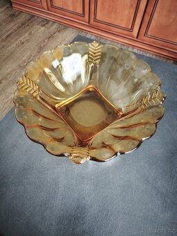 Stará skleněná miska. - 2