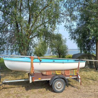 ZEF 370 menší plachetnice úchyty na vesla a motor - 2