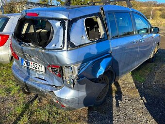 Mazda 5 CW 2.0i havarovaná - 2
