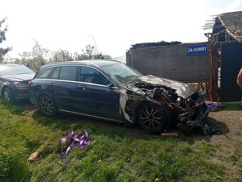 Prodám náhradní díly na mercedes céčko w205 - 2