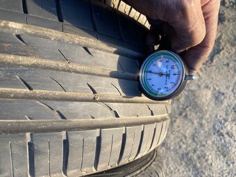 Pneu 185/60 R15 - 2